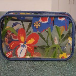 💥FREE💥with purchasing gray leather bag in my closet.